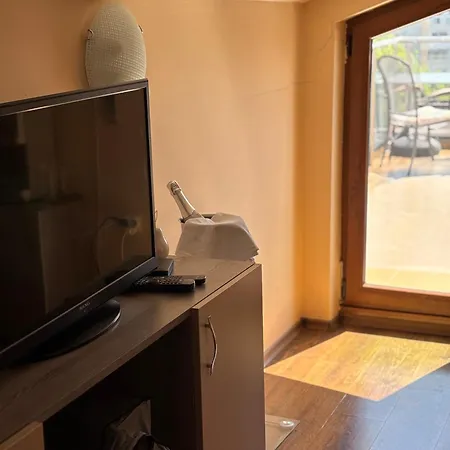 Апартамент Marten Варна